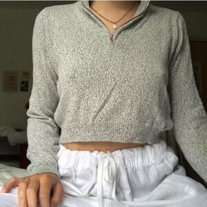 Cute Brandy Melville quarter zip